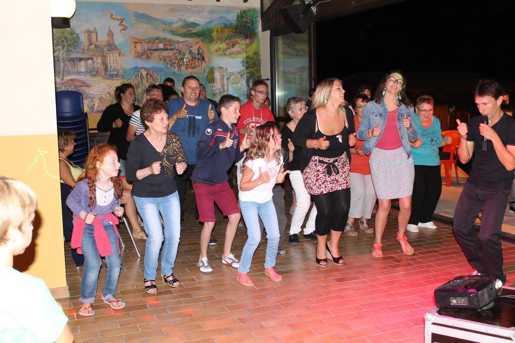 Camping Le Pre Cathare Lavelanet Kültér fotó